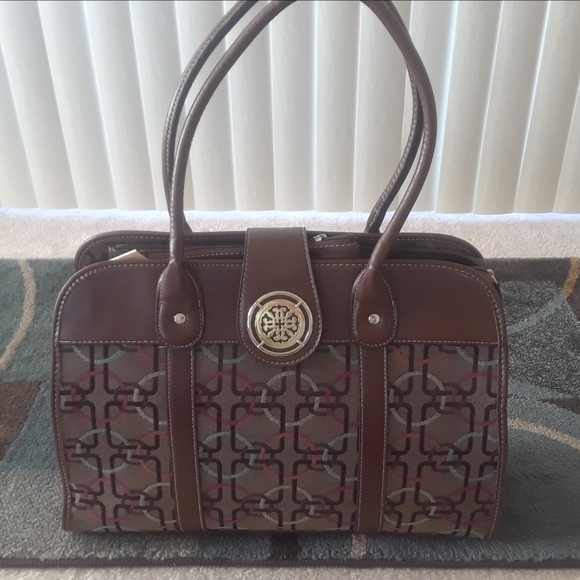 Brown Leather Embroidered Handbag with Cosmetic Bag - Picture 2 of 7